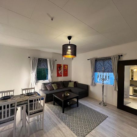 Fresh And Cozy Little House 45Km In Taby Apartment Стокхолм Екстериор снимка