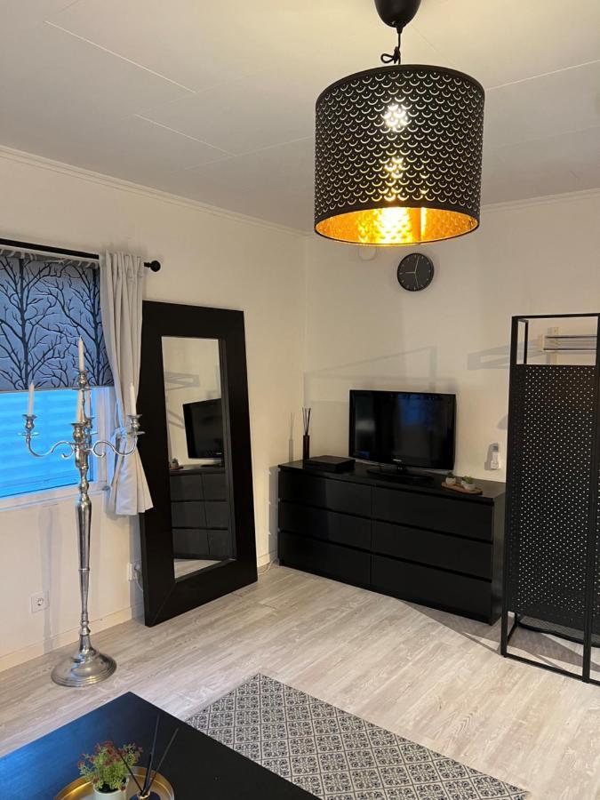 Fresh And Cozy Little House 45Km In Taby Apartment Стокхолм Екстериор снимка